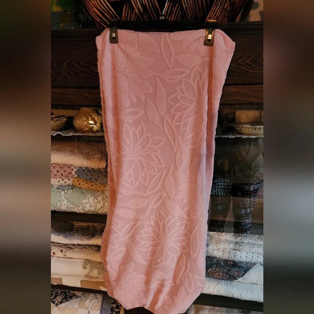 Stretch Chair Cover - Pink Leaf Texture